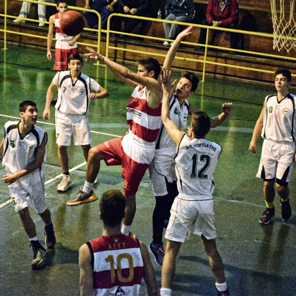 A&nu;έ&beta;&alpha;&sigma;&alpha;&nu; &sigma;&tau;&rho;&omicron;&phi;έ&sigmaf; &sigma;&tau;&omicron; 2&omicron; &eta;&mu;ί&chi;&rho;&omicron;&nu;&omicron; &omicron;&iota; έ&phi;&eta;&beta;&omicron;&iota;